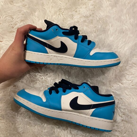 Nike Air Jordan 1 Low UNC Powder Blue Sneakers, Size 6Y / 7.5W  553560-144 - Picture 4 of 7